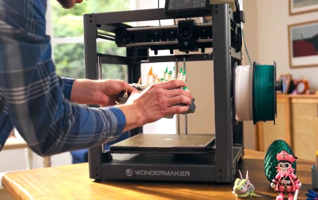 Wondermaker lansează pe Kickstarter imprimanta 3D ZR Ultra cu schimbare de scule