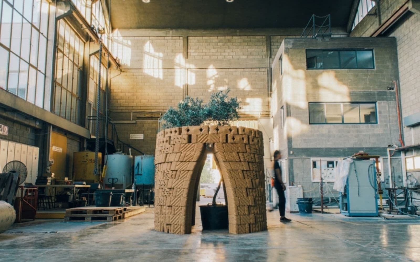 MTRL de la Technion imprimă 3D 178 de cărămizi din pământ pentru pavilionul BUSTAN