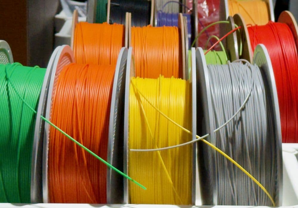 Studiu: unele filamente 3D pot afecta celulele pielii