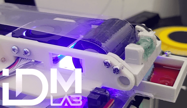 Davide Marin dezvoltă un prototip de imprimantă 3D cu rășină fără cuvă