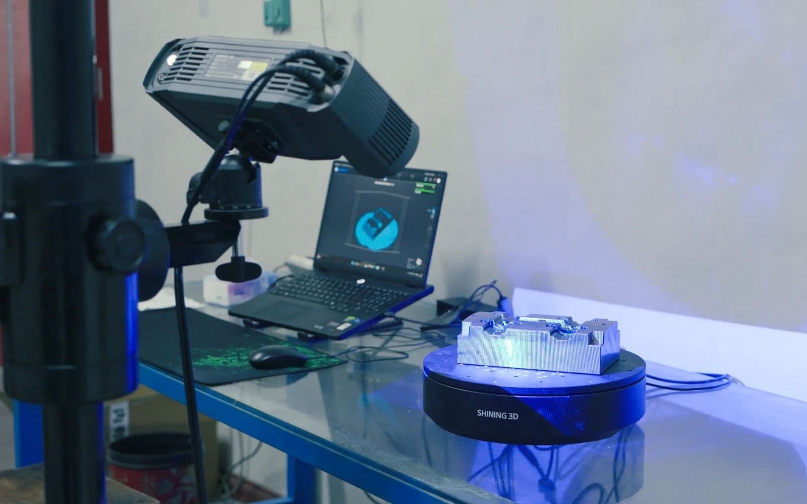 OptimScan Q9 de la SHINING 3D reduce probele de matriță la sub o săptămână
